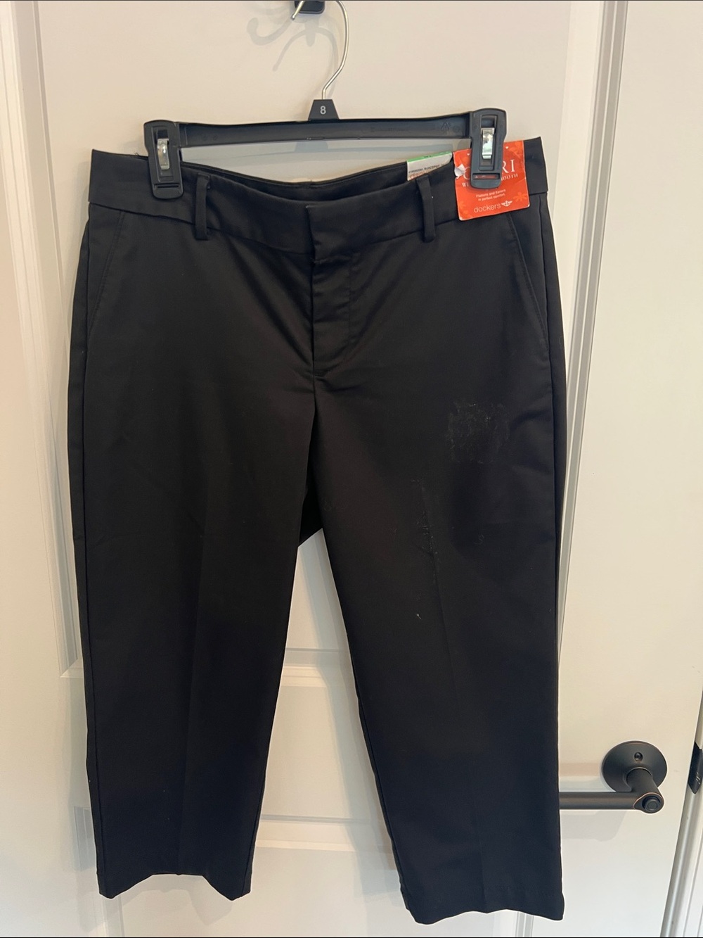 Dockers Black Capris Size 8 “Hello Smooth”